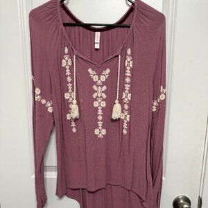 Cozy blouse with pretty stitching